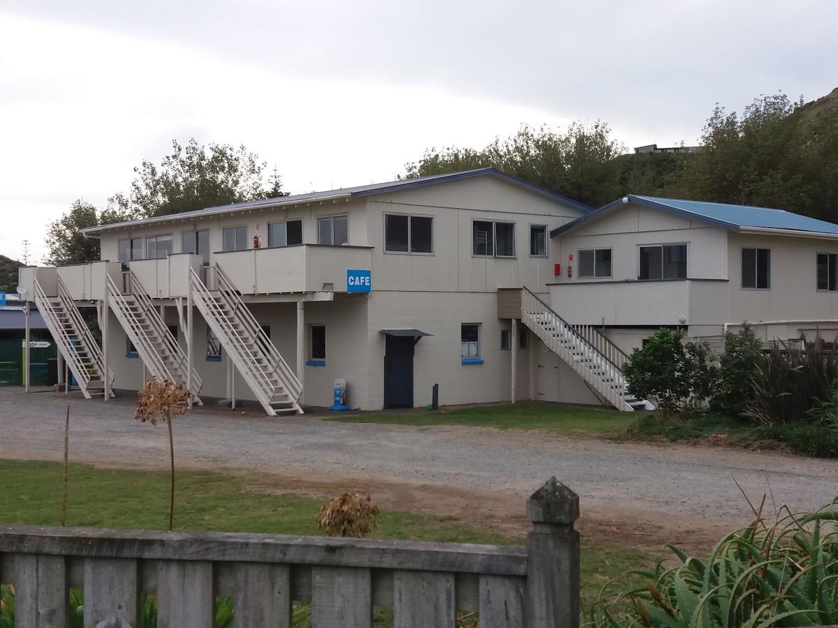 Mahia Motel And Holiday Park Eksteriør bilde
