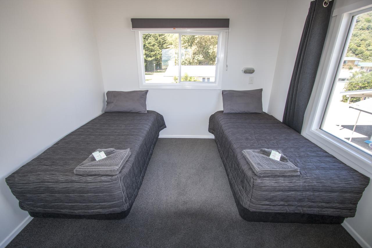 Mahia Motel And Holiday Park Eksteriør bilde