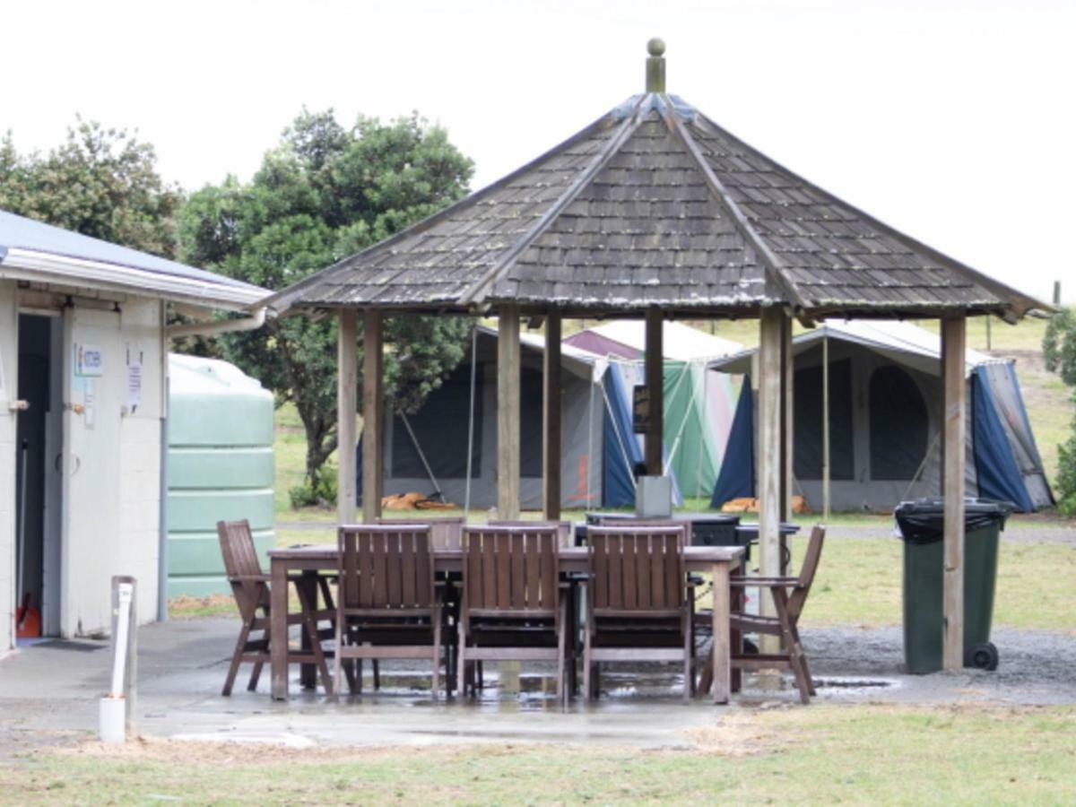 Mahia Motel And Holiday Park Eksteriør bilde