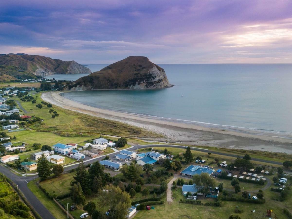 Mahia Motel And Holiday Park Eksteriør bilde